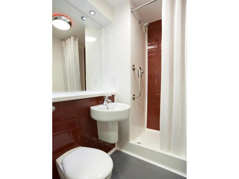 Travelodge Teddington 3* Londra